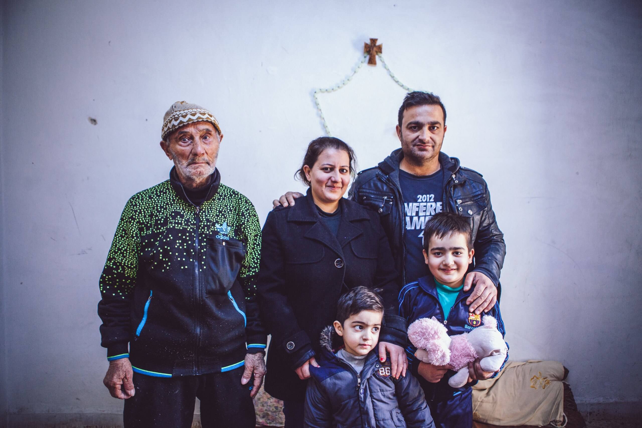 Afin de porter secours aux 12.300 réfugiés chrétiens irakiens en Jordanie, l'association s’implante de façon permanente à Amman, capitale du Royaume.