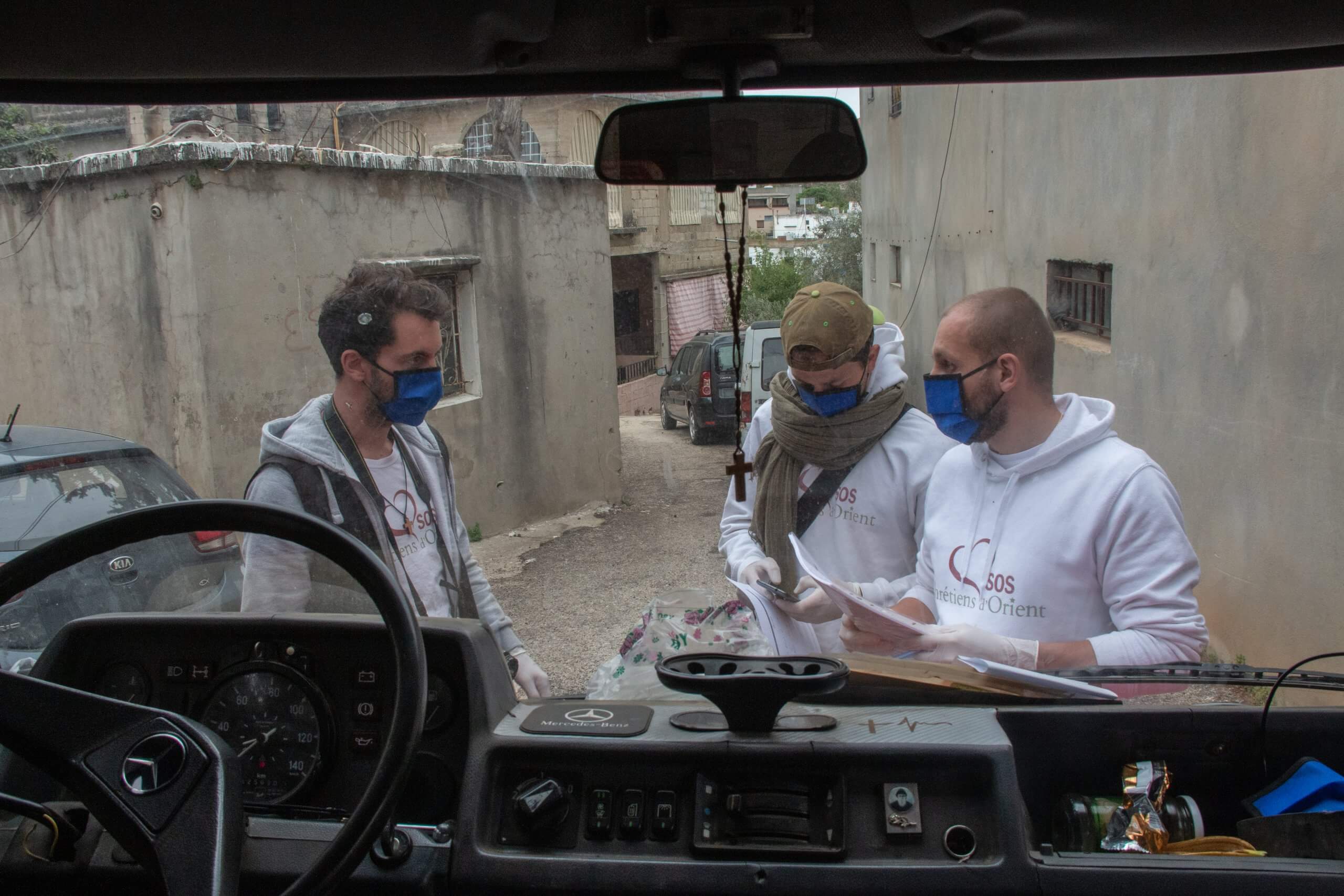 Donation of food and hygiene packs against coronavirus to 132 isolated families in South Lebanon