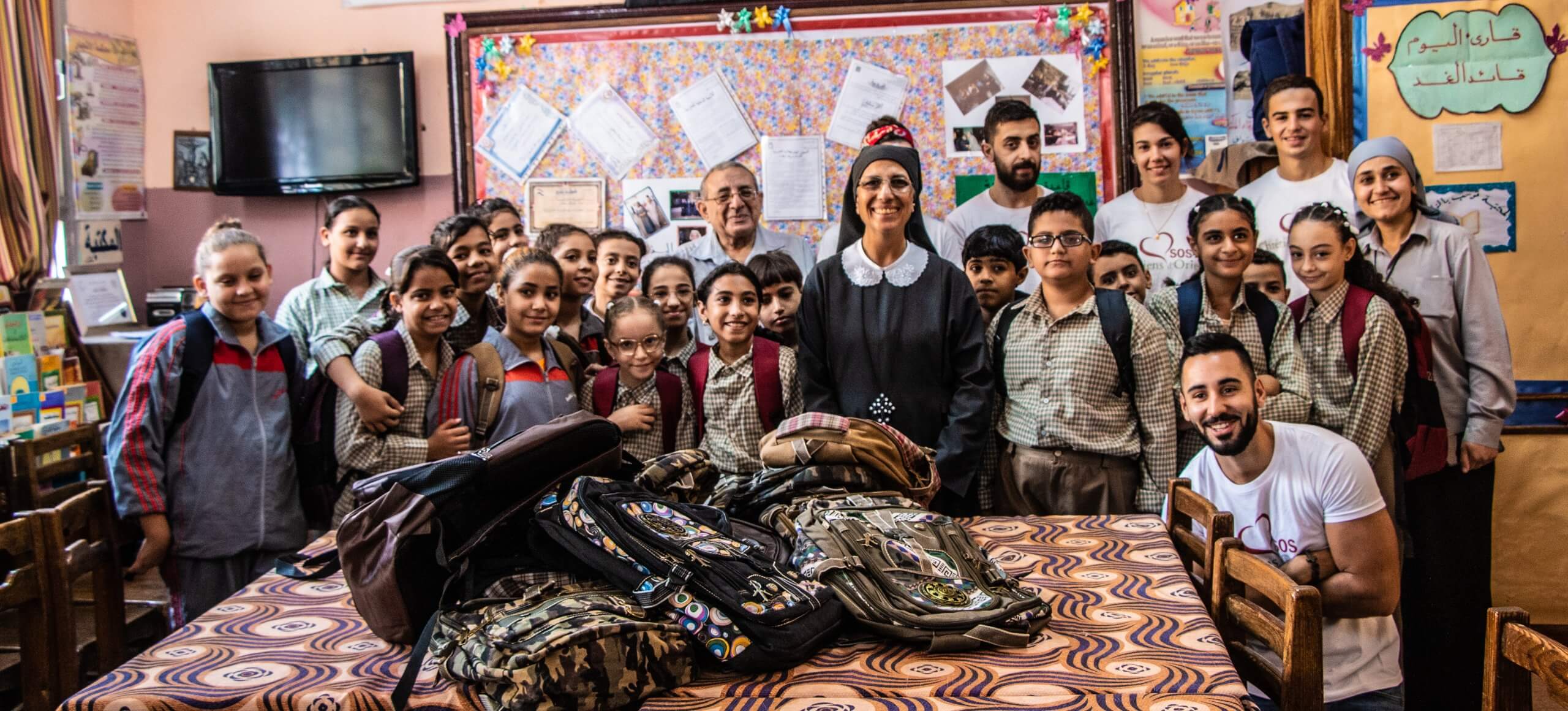 sos-chretiens-orient-egypte-donation-fourniture-scolaire