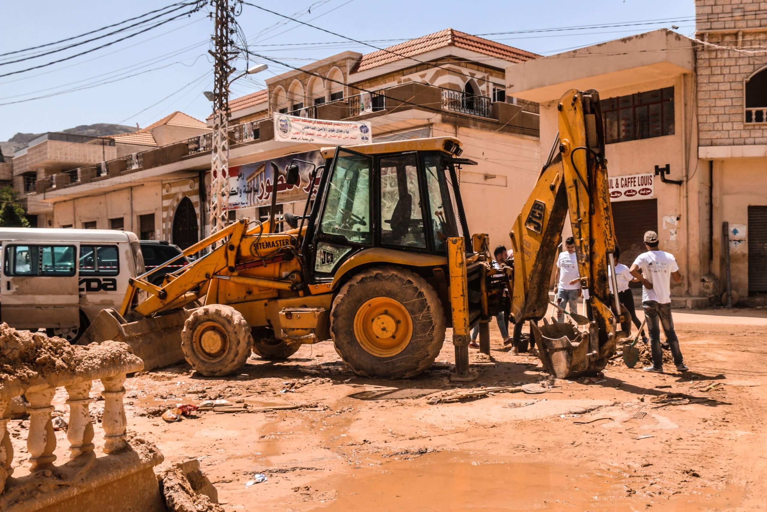 Emergency aid to the village of Ras Baalbeck ravaged by a mud torrent