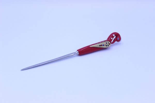 coupe papier rouge de Jezzine