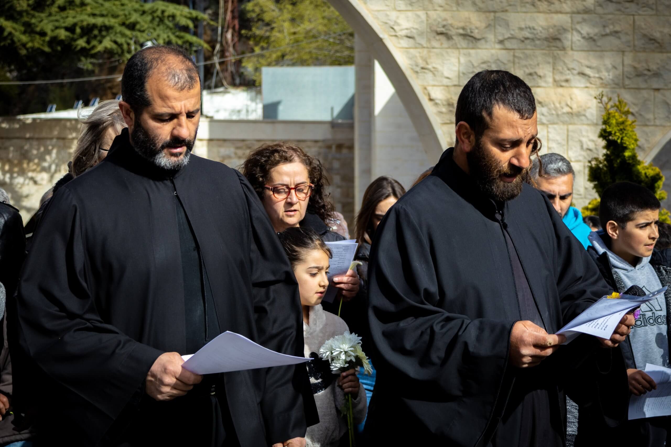sos-chretiens-orient-liban-moines-chemin-de-croix-vendredi-saint