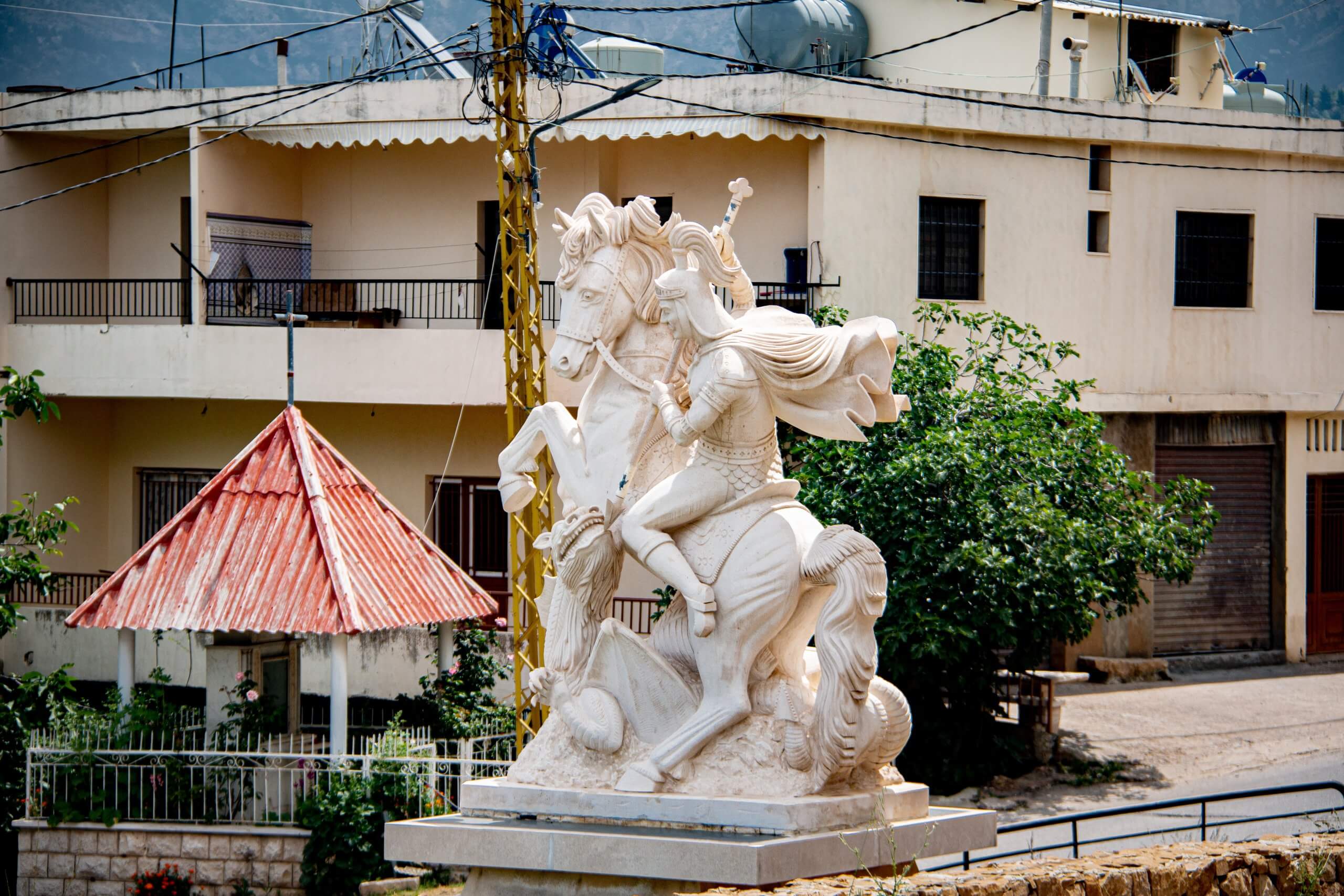sos-chretiens-orient-liban-statue-de-saint-georges
