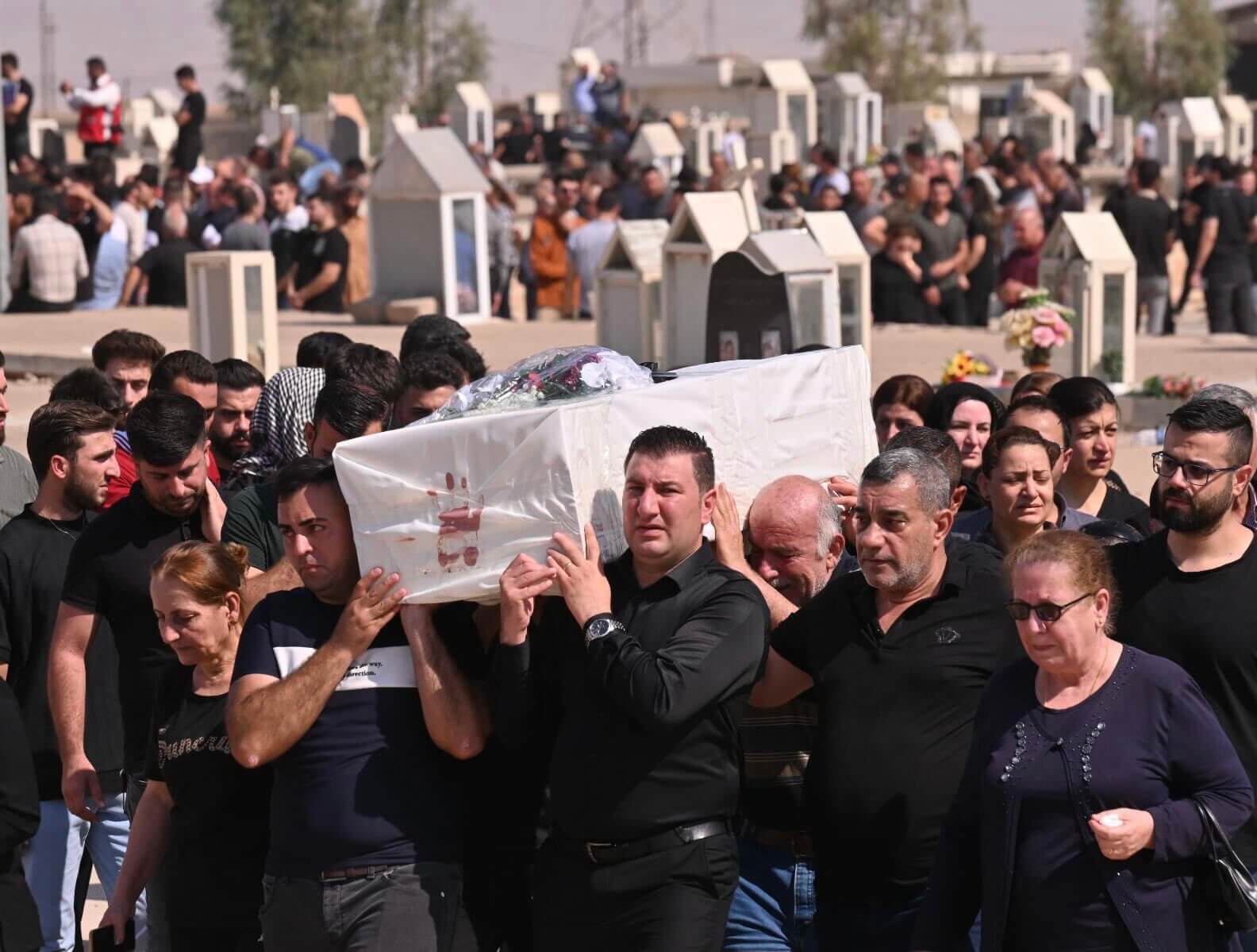 chretiens-orient-irak-funerailles-irakiens-victimes-incendie-qaraqosh