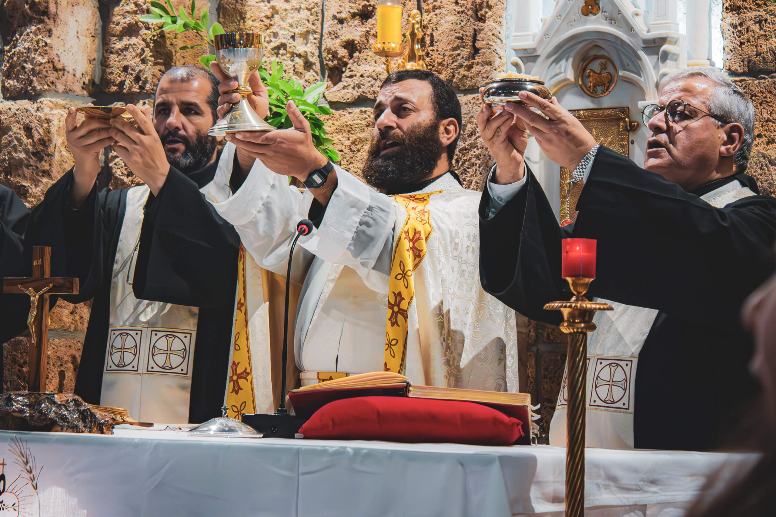 sos-chretiens-orient-liban-pere-tannourine-monastere-maronite-fete-epiphanie-bapteme-du-christ-consecration-sang-du-christ