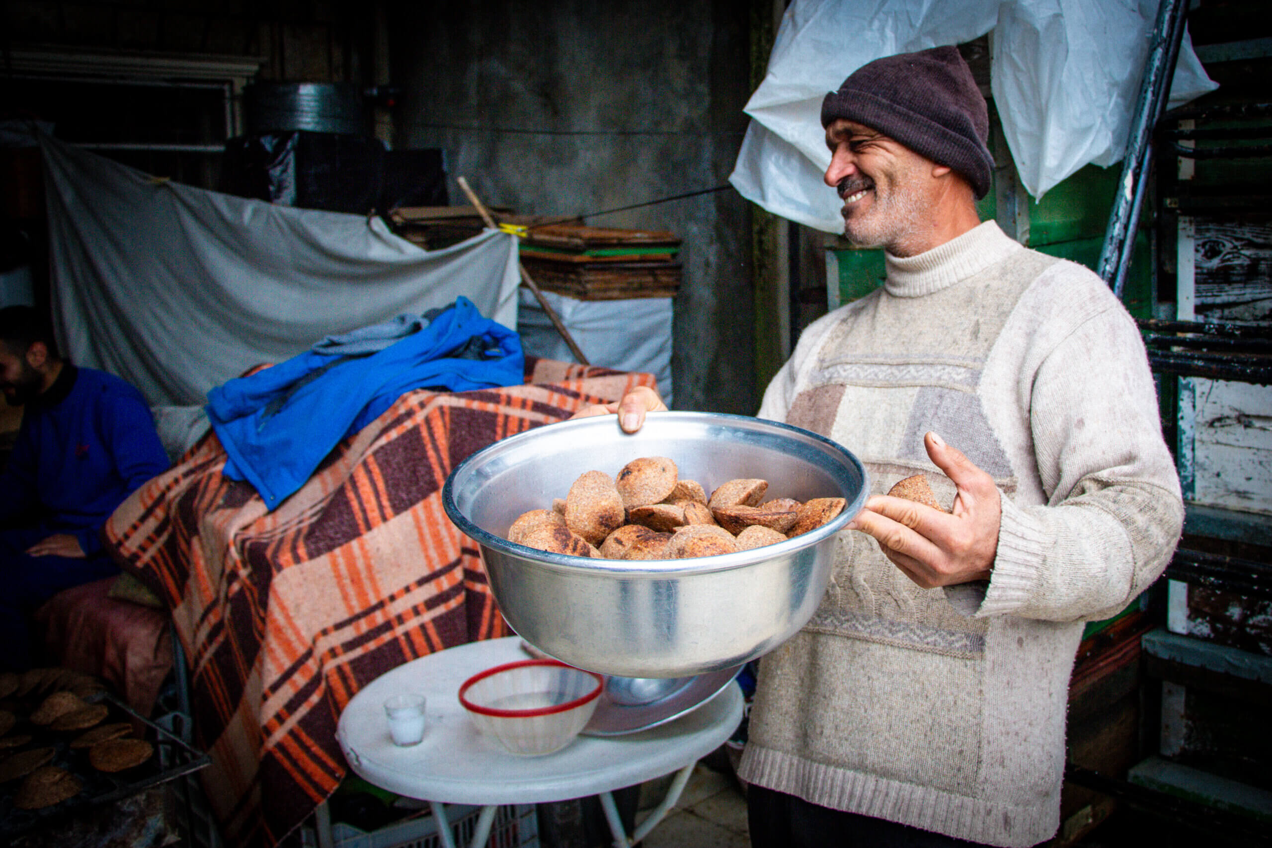 sos-chretiens-orient-syrie-volontaires-mission-noel-donation-poulet-et-colis-alimentaire-syrien-ain-alakim