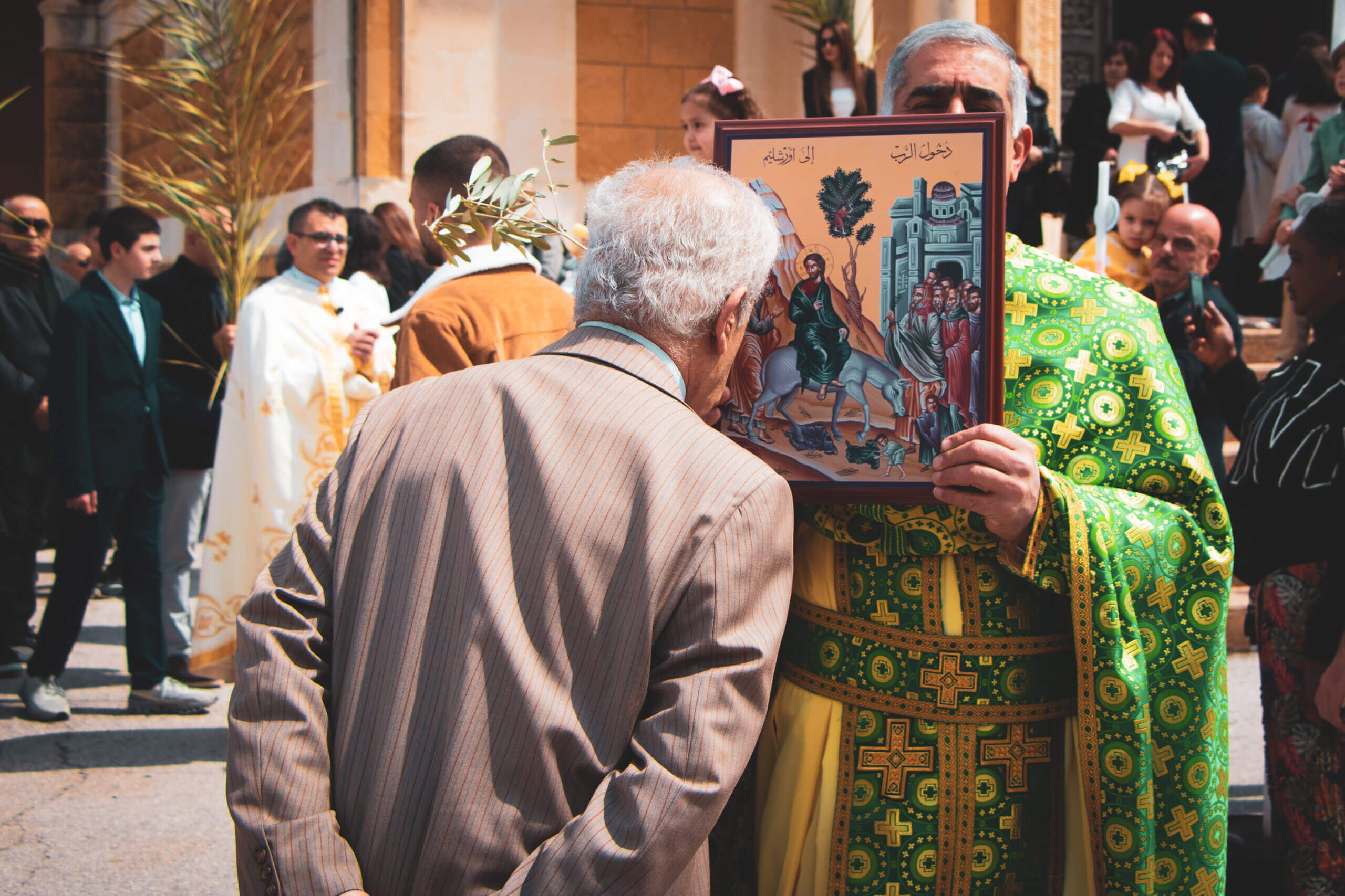 sos-chretiens-orient-liban-fete-des-rameaux-basilique-grecque-melkite-catholique-saint-paul-harissa-chretien-libanais-et-recteur