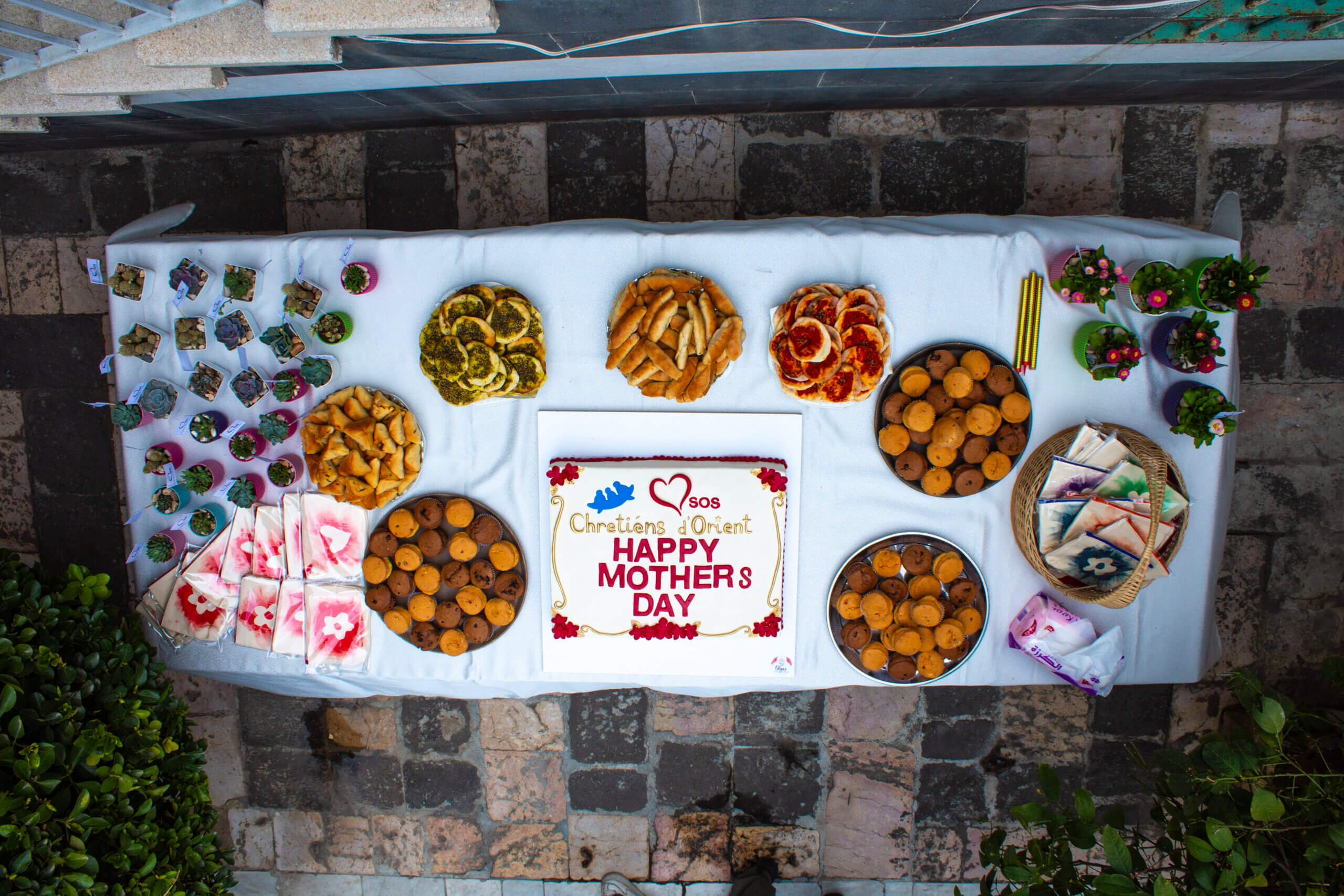 sos-chretiens-orient-syrie-damas-fete-des-meres-arche-buffet