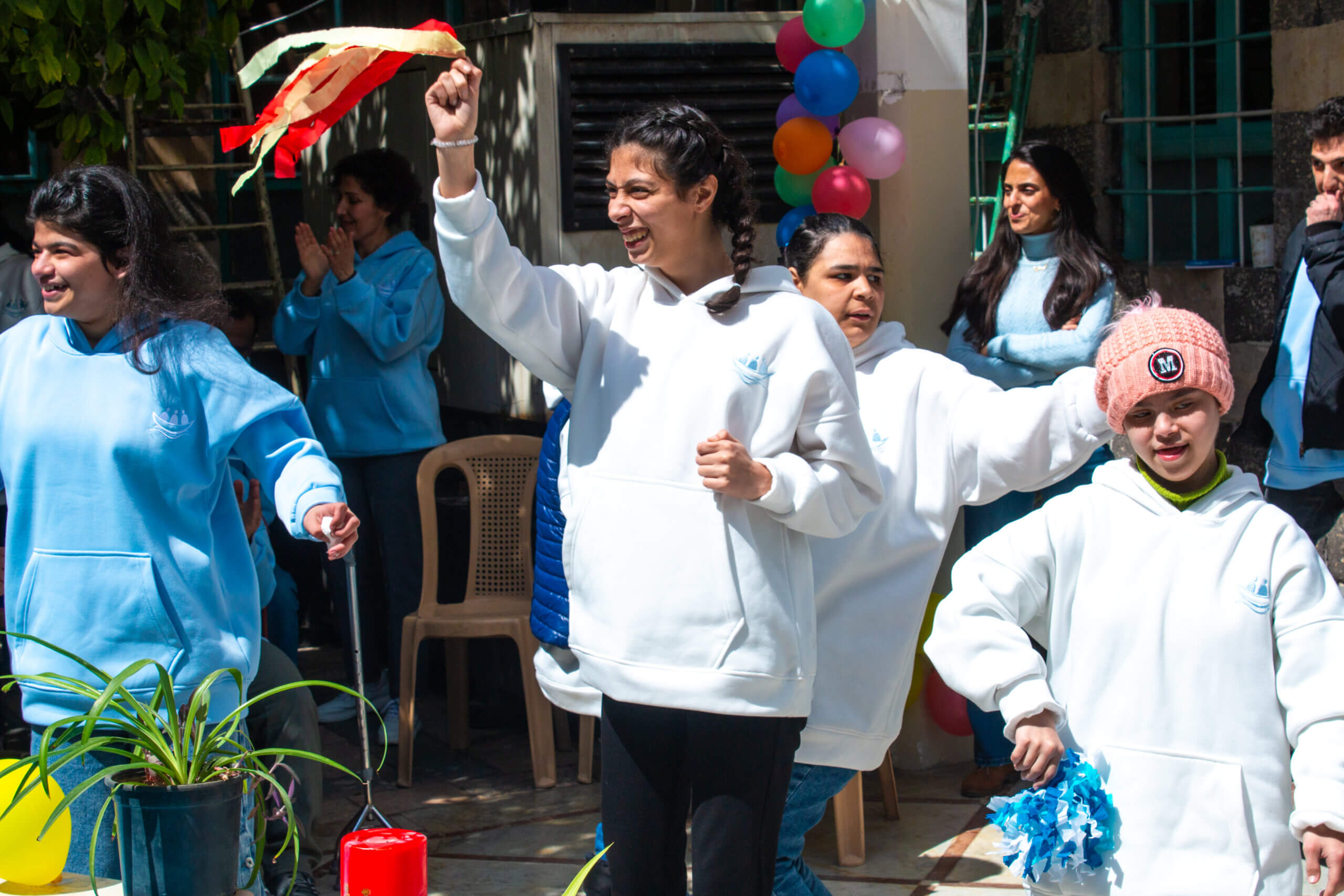 sos-chretiens-orient-syrie-damas-fete-des-meres-arche-personne-handicapee-danse